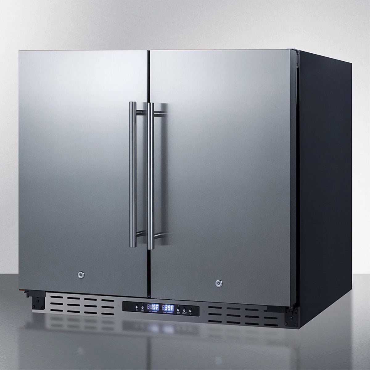 Compact Refrigerator R253615